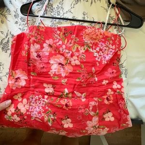 Lulu’s brand new W tags! Women’s L. Super cute tie up back dress w front slit